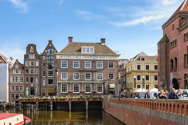 Dancing Canal Houses of Damrak, Amsterdam, Pays-Bas — Photo