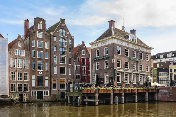 Dancing Canal Houses of Damrak, Amsterdam, Pays-Bas — Photo