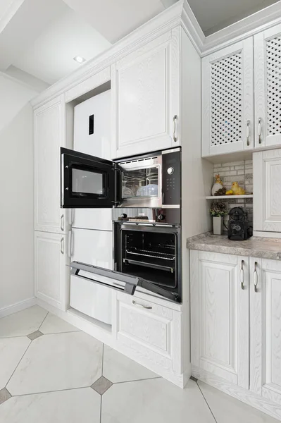 Interior de cocina moderna de madera blanca — Foto de Stock