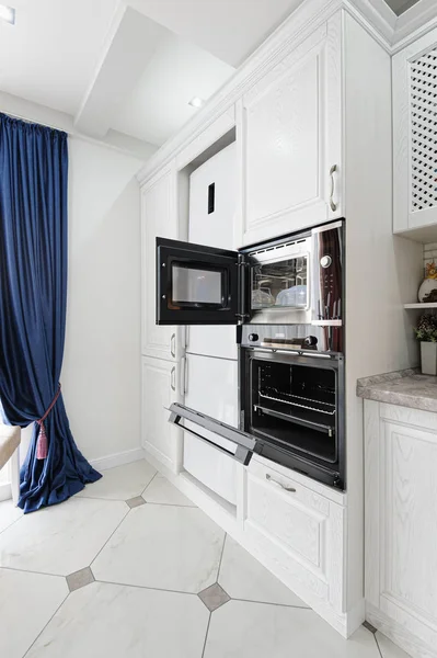 Interior de cocina moderna de madera blanca — Foto de Stock