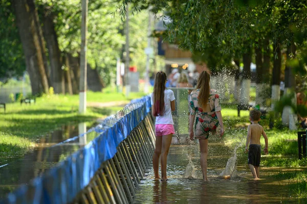 Special water barriers to prevent flood caused by river spill after heavy rains set in Vadul lui Voda beach area — Stock Photo, Image