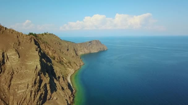 Olkhon Island Baikal Lake Cape Burhan Rotsige Zandige Strand Baai — Stockvideo