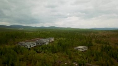 Kadykchan hayalet kasaba. Sibirya hayalet kasaba çalışma kampı mahkumları tarafından İkinci Dünya Savaşı sırasında inşa. Kolyma Magadan bölgesi