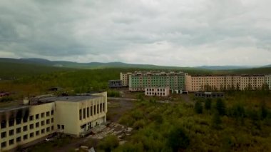 Kadykchan hayalet kasaba. Sibirya hayalet kasaba çalışma kampı mahkumları tarafından İkinci Dünya Savaşı sırasında inşa. Kolyma Magadan bölgesi