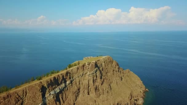 Olkhon Νησί Στη Λίμνη Βαϊκάλη Ακρωτήριο Μπουρχάν Κόλπος Βραχώδεις Και — Αρχείο Βίντεο