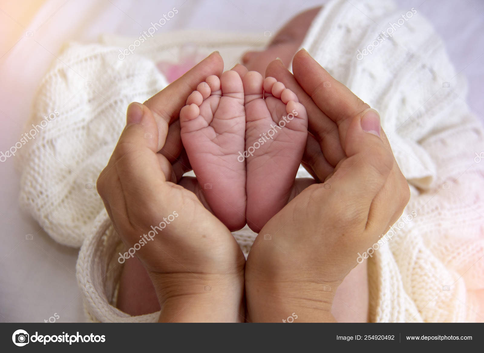 tiny baby tiny hand