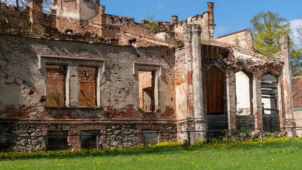 Destruyó Castillo Odzienas Letonia Europa Hermoso Día Soleado Primavera Concepto — Foto de Stock