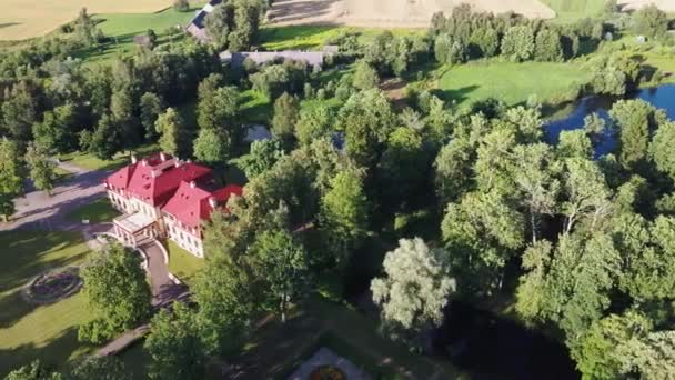 Vista Aérea Sobre Palacio Parque Dikli Antigua Mansión City Valmiera — Vídeo de stock