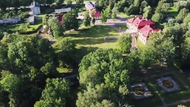 Vista Aérea Sobre Palacio Parque Dikli Antigua Mansión City Valmiera — Vídeo de stock