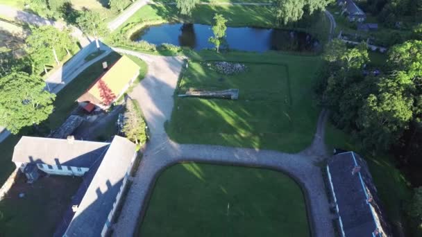 Vista Aérea Del Castillo Durbe Manor Tukums Letonia Antigua Mansión — Vídeo de stock