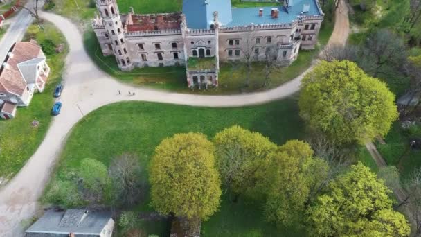 Flygfoto Förstörda Odzienas Slott Lettland Europa Vacker Solig Vår Europa — Stockvideo