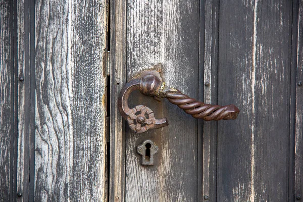 Vecchia Porta Ingresso Legno Con Maniglia Della Porta Antica Metallo — Foto Stock