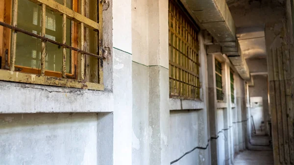 Через Окно Тюремной Камеры Проникает Свет Пустые Тюремные Камеры Тюремный — стоковое фото