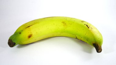 Muz beyaz bir arka plan üzerinde kirli.