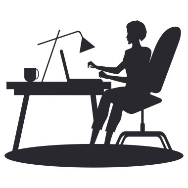 Beyaz arka planda izole edilmiş bir bilgisayarla masada oturan bir kadının silüeti. Eğitim konsepti. Sosyal ağlar. Serbest çalışan biri. Blogcu