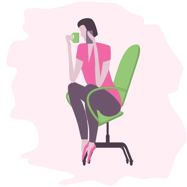 Девушка в компьютерном кресле с кружкой кофе разговаривает по сотовому телефону - вектор. Фрилансер . — стоковый вектор
