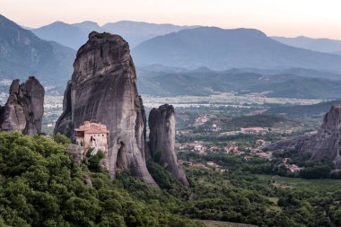 Meteorlar veya Meteora Manastırı Rousanou - St. Barbara, Thessaly, Yunanistan