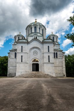 Saint George's Church Oplenac, Sırp Türbesi ve Karacorceviç, Oplenac Hill, şehir Topola üstüne Yugoslav Kraliyet Sarayı. Oplenac kilise kral Peter tarafından kuruldu ben Yugoslavya'nın.