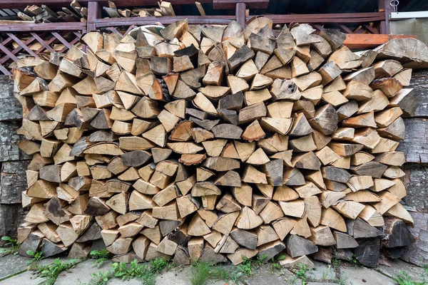 Suche Drewno Posiekane Dzienniki Gotowy Zimę Drewno Kominkowe Ścienne Tekstura — Zdjęcie stockowe