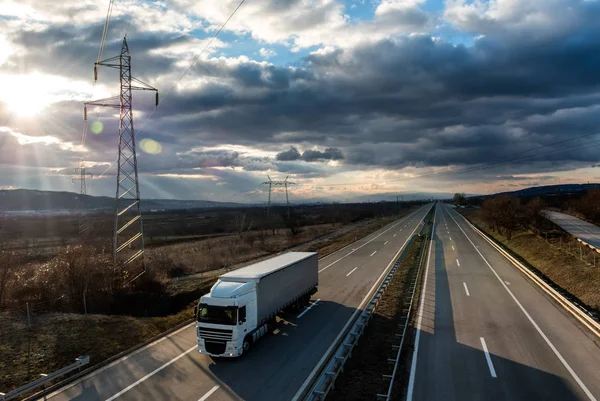 Single Lorry Truck Country Highway Beautiful Sky — Stock Photo, Image