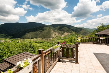 Etno köyü yakınlarında Mokra Gora Zlatibor bir ortamda, Sırbistan