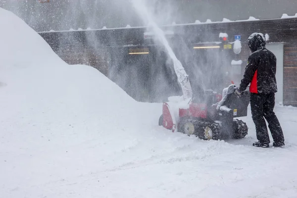 Eliminación Nieve Con Soplador Nieve — Foto de Stock