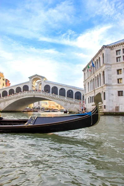 Pont du Rialto à Grand Canal Venise, Italie — Photo