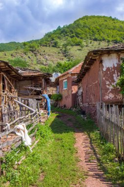 Eski evde Topli Köyü, Sırbistan