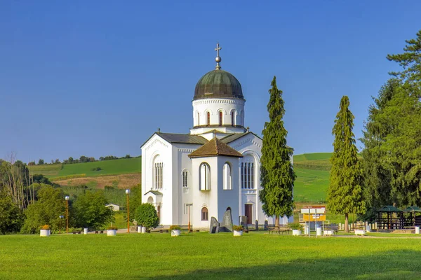 Bela crkva - Chiesa bianca vicino a Krupanj in Serbia — Foto Stock