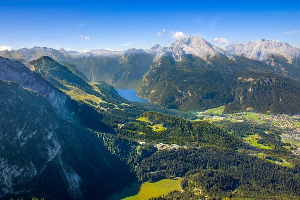 Zobacz na górze Obersalzbergu w Alpach Bawarskich — Zdjęcie stockowe