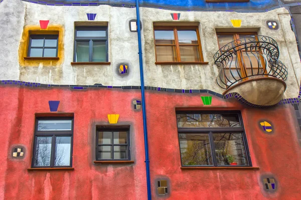 Hundertwasser house in Vienna Austria - modern architecture — Stock Photo, Image