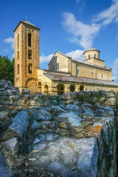 Servische orthodoxe klooster Sopocani, 13e eeuw, Servië — Stockfoto