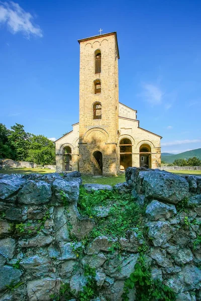 Servische orthodoxe klooster Sopocani, 13e eeuw, Servië — Stockfoto