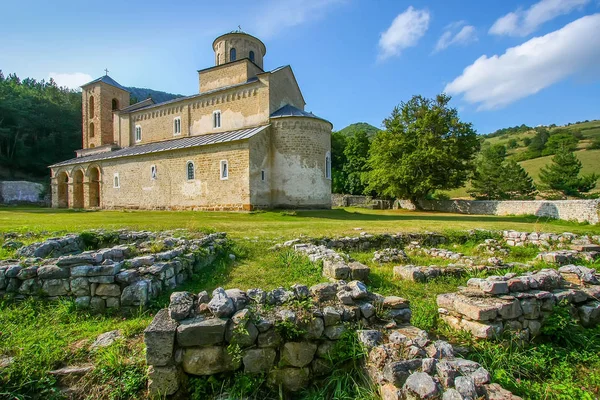 Srbský pravoslavný klášter Sopocani, 13. století, Srbsko — Stock fotografie