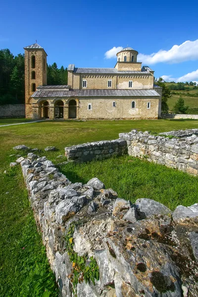 Servische orthodoxe klooster Sopocani, 13e eeuw, Servië — Stockfoto