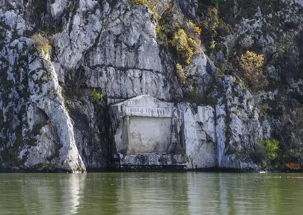 Een Romeinse gedenkplaat op de Donau in Servië — Stockfoto