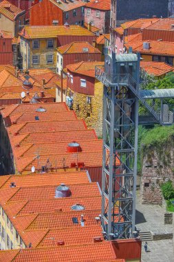 Porto eski şehir çatıları bir görünüm