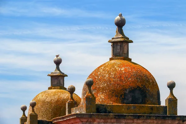 Porto (Oporto) eski şehir merkezinde kubbe görünümü, Portekiz — Stok fotoğraf