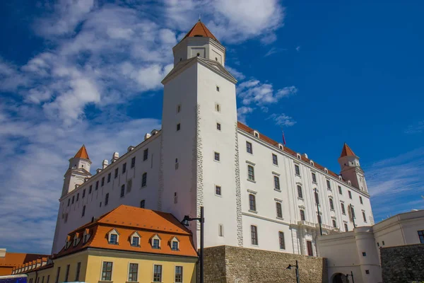 Pozsonyi vár - Bratislavsky hrad Pozsonyban, Szlovákia Stock Fotó