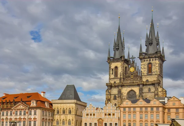 Kościół Matki Bożej przed Tynem na Rynku Starego Miasta w Pradze Czeski — Zdjęcie stockowe