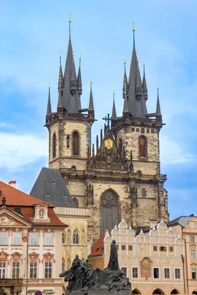 布拉格Czec旧城广场Tyn前的圣母教堂 — 图库照片