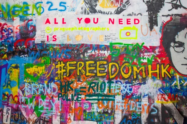 Çek Cumhuriyeti Prag 'da John Lennon Duvarı