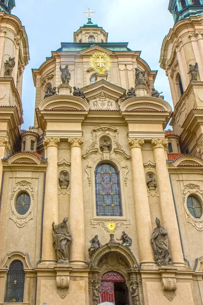 A Igreja de São Nicolau em Praga — Fotografia de Stock