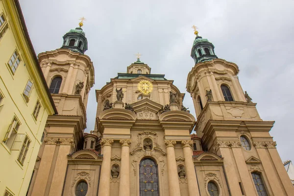 Kościół Święty Mikołaj w Pradze — Zdjęcie stockowe