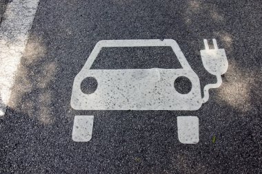 Münih, Almanya 'da elektrik şarj aleti