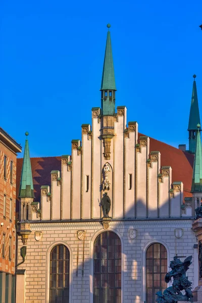 德国慕尼黑市中心中央广场的旧市政厅 — 图库照片