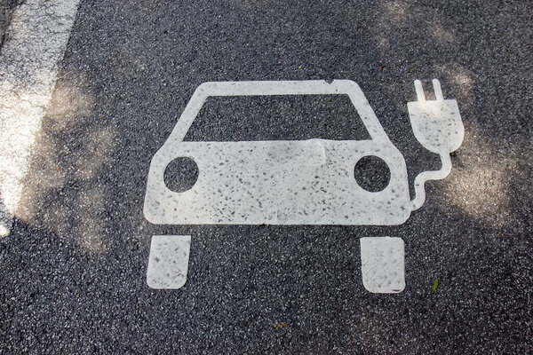 Электрическое зарядное устройство в Мюнхене, Германия
