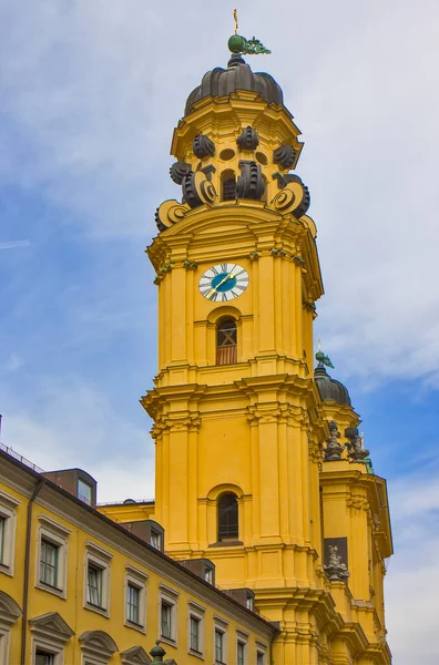 ミュンヘンの聖カヘタン教会 — ストック写真