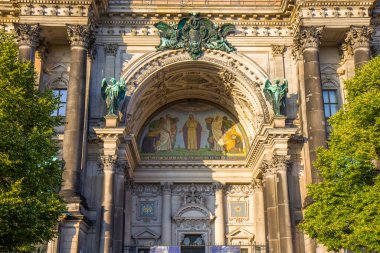 Berlin Katedrali (Berliner Dom), Almanya 'nın başkenti Berlin' de bulunan Evanjelik Yüksek Kilise ve Kolej Kilisesi 'nin yaygın adıdır.