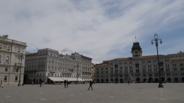 Kalabalık kare Trieste, İtalya